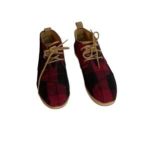 TOMS Womens Bota Shoes‎ Sz 7 Buffalo Check Plaid Lace Up Red & Black